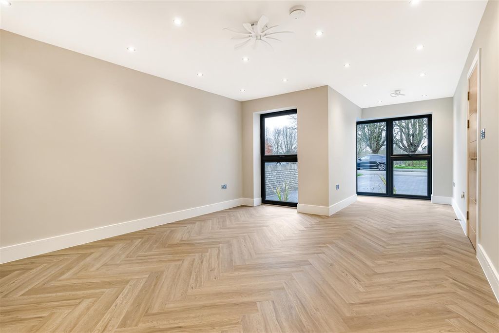 Property photo 3 of 28 25_69477.Jpg