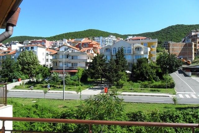 Property photo 3 of 31