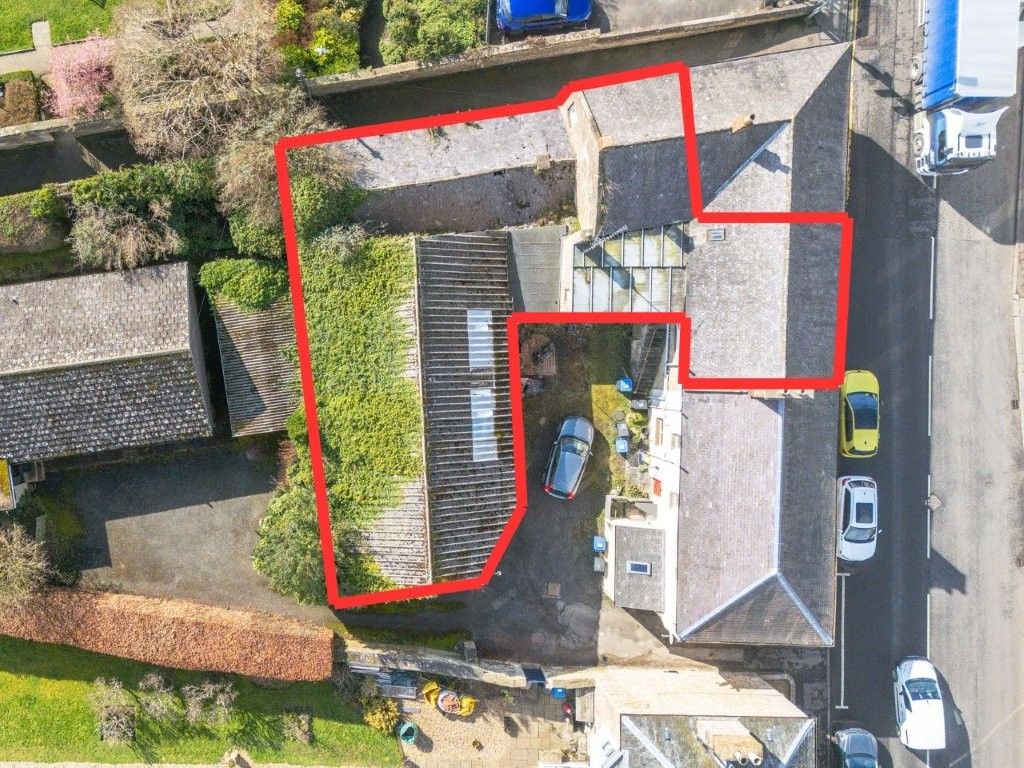 Property photo 2 of 28