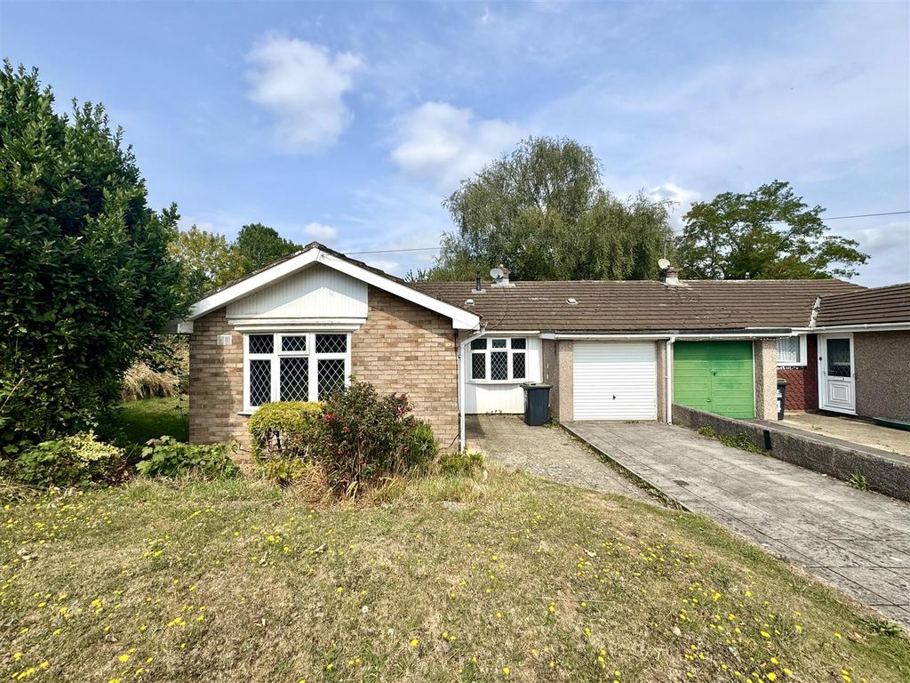Property photo 1 of 17 St. George Road