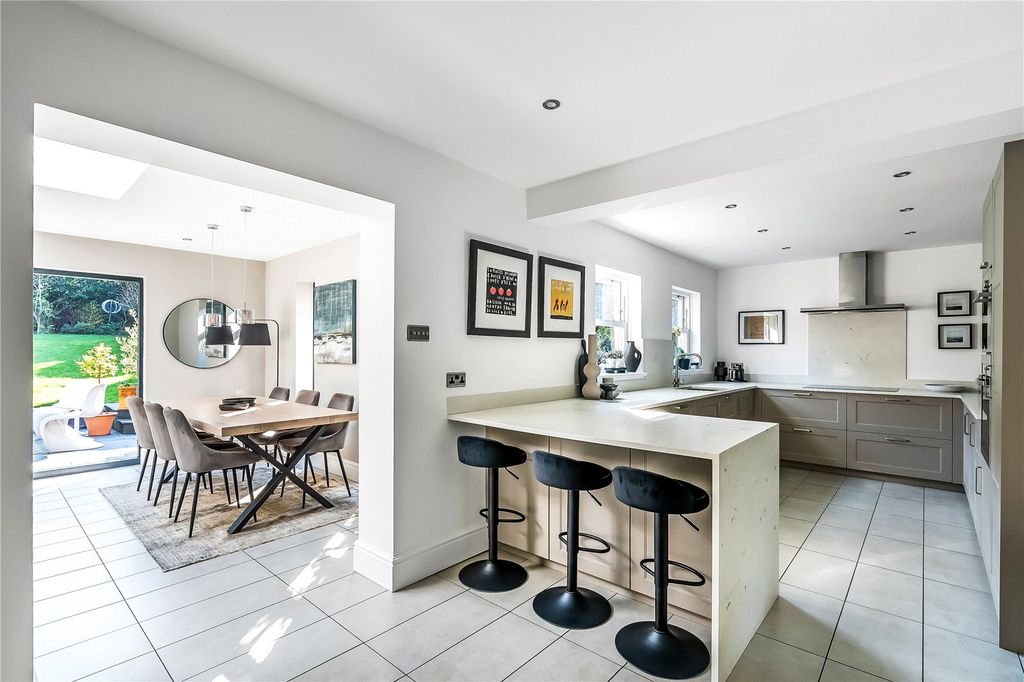 Property photo 2 of 29 Kitchen