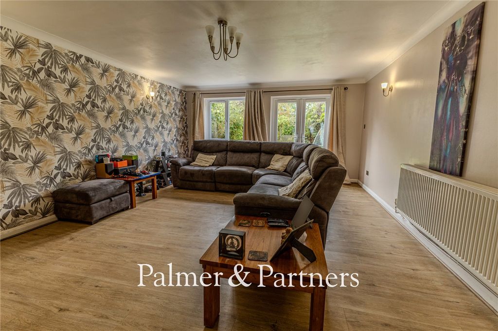 Property photo 2 of 19 Picture No. 16