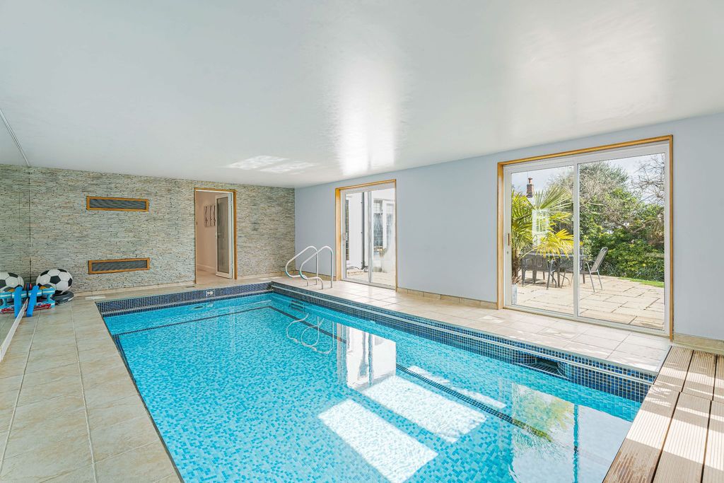 Additional image 14 of 4 bed detached house for saleGeorges Wood Road, Brookmans Park, Hatfield AL9