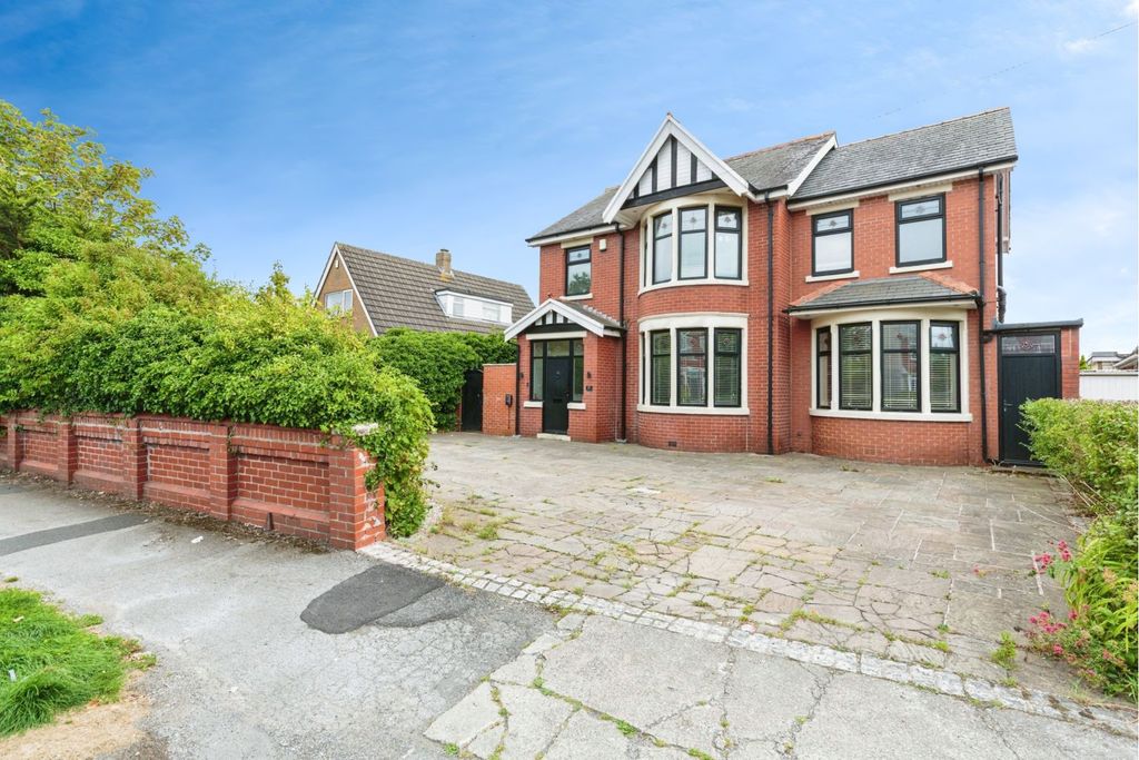 Property photo 1 of 20