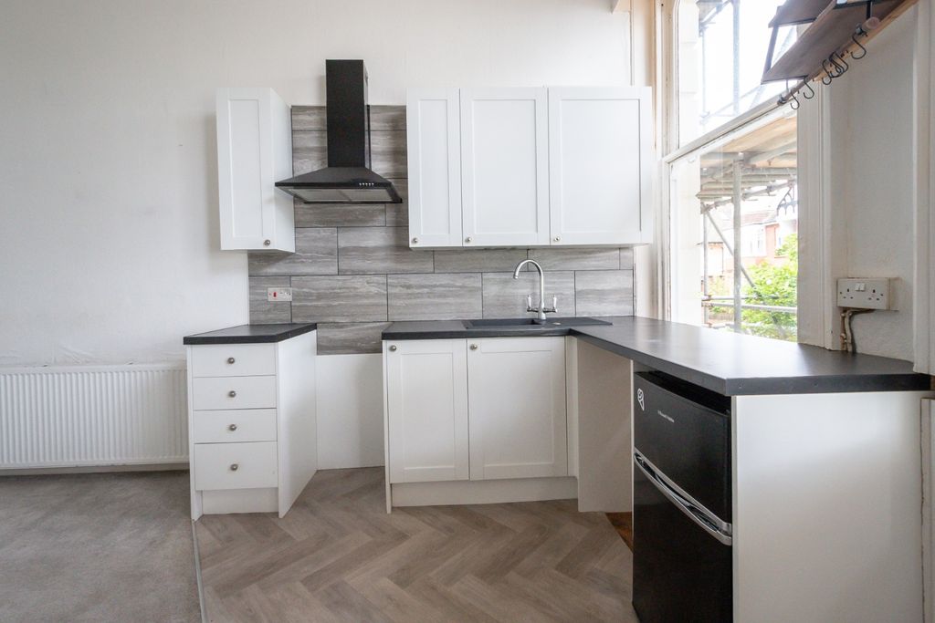 Property photo 1 of 9 4116582