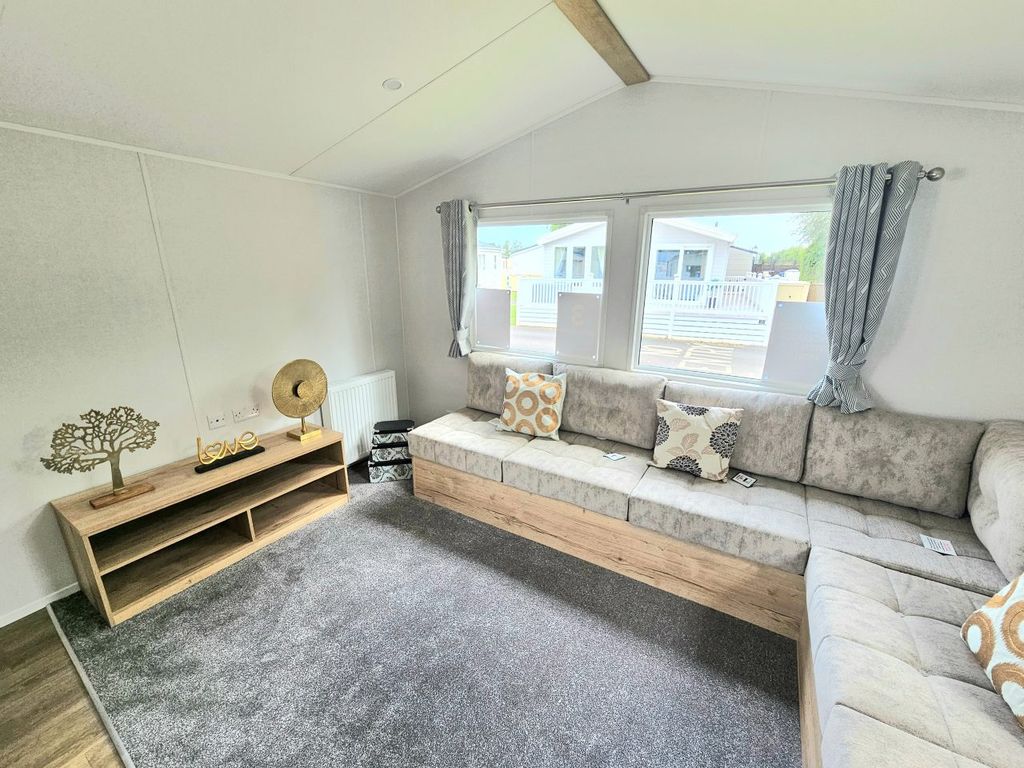 Property photo 3 of 17 Willerby Midhurst 2024 Vs043306 82032385.Jpeg