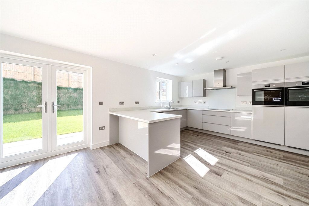 Property photo 2 of 7 Picture No. 19