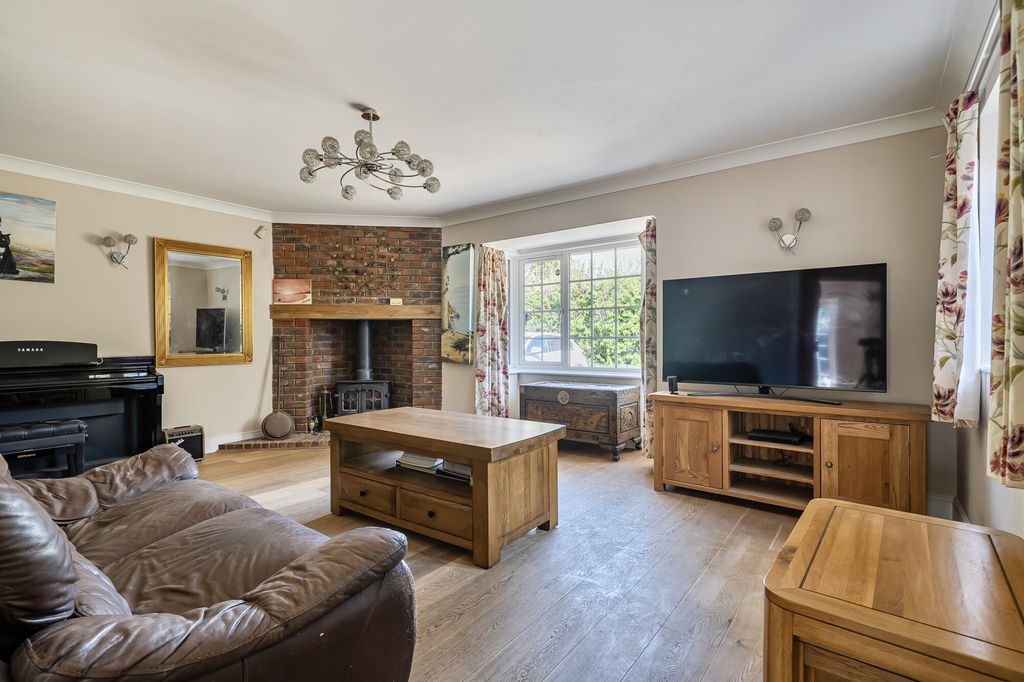 Property photo 2 of 12