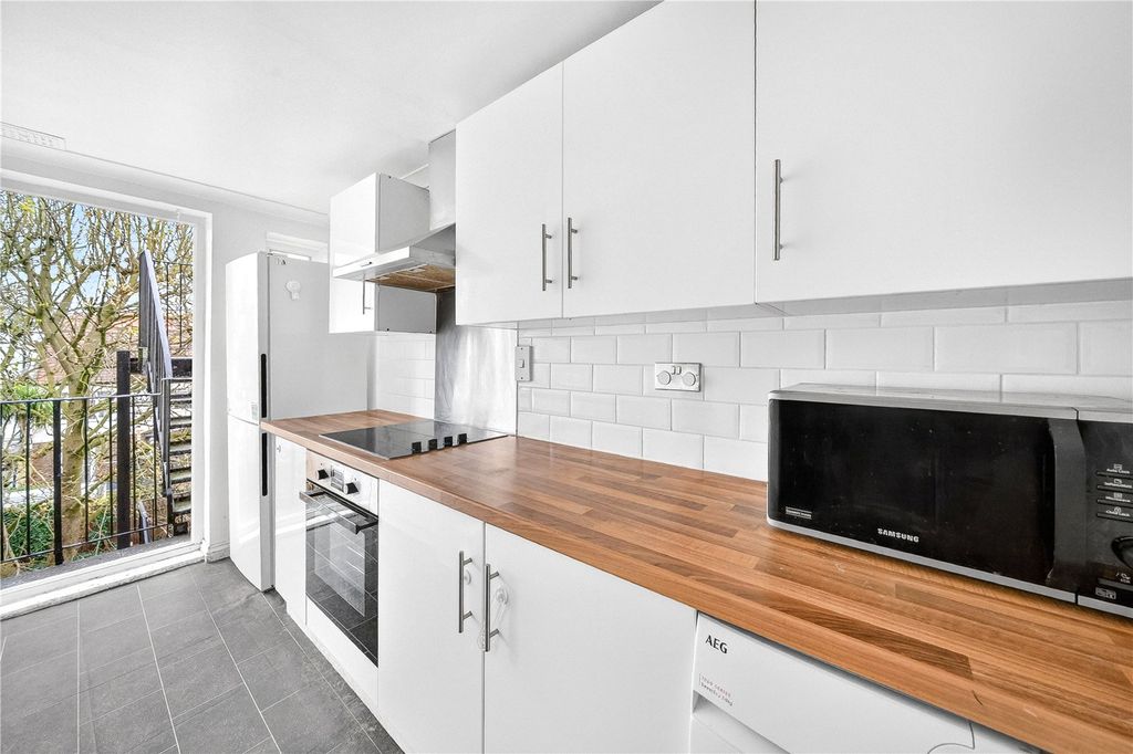 Property photo 3 of 18 Picture No. 17