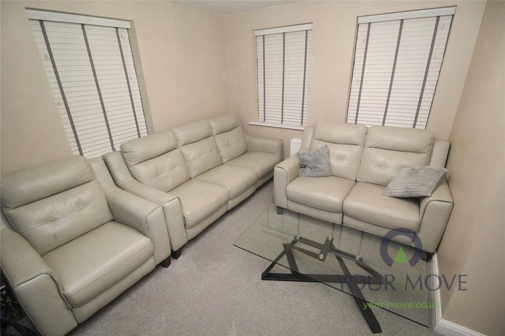 Property photo 2 of 18 Living Room