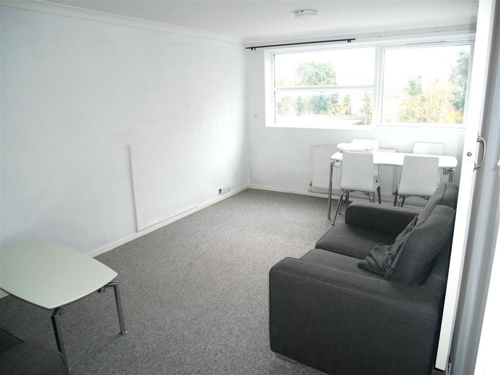 Property photo 3 of 6 P1030527.Jpg