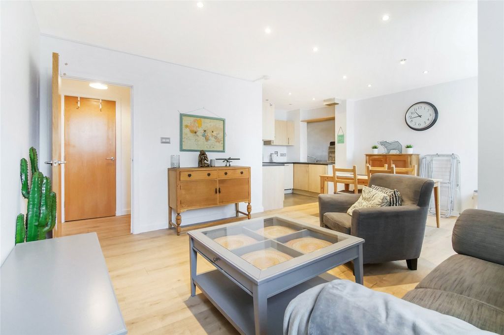 Property photo 1 of 19 Picture No. 10