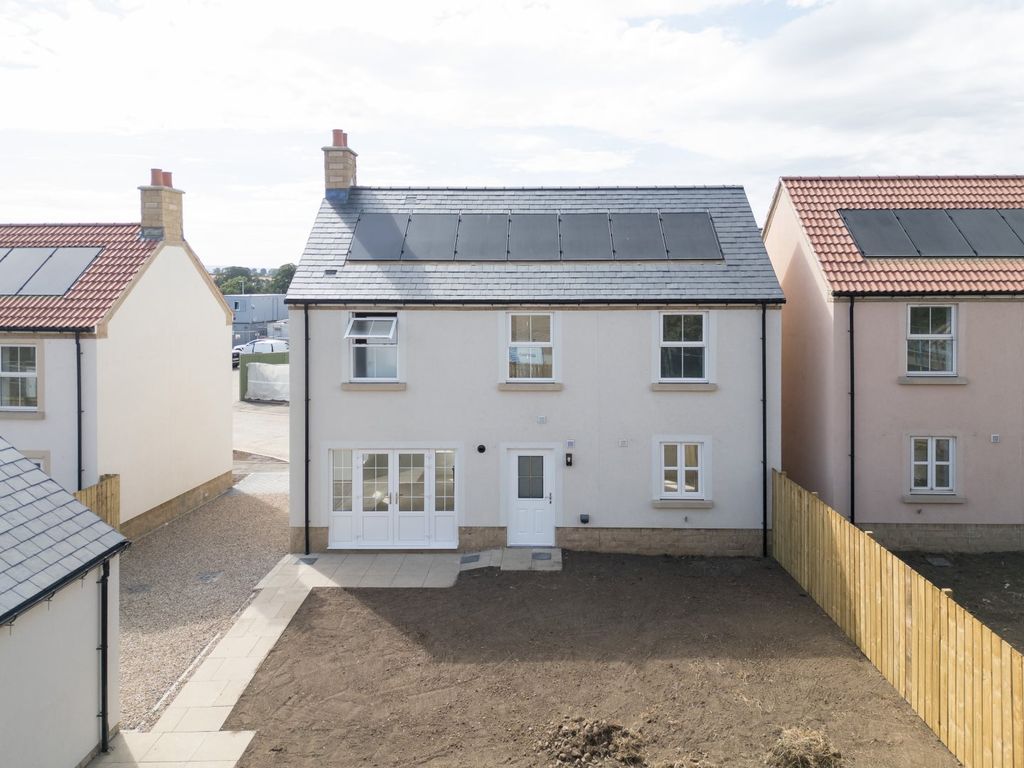 Property photo 2 of 11