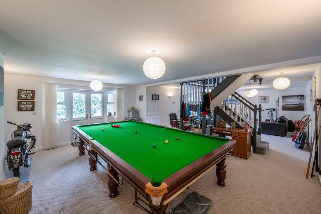 Property photo 3 of 23