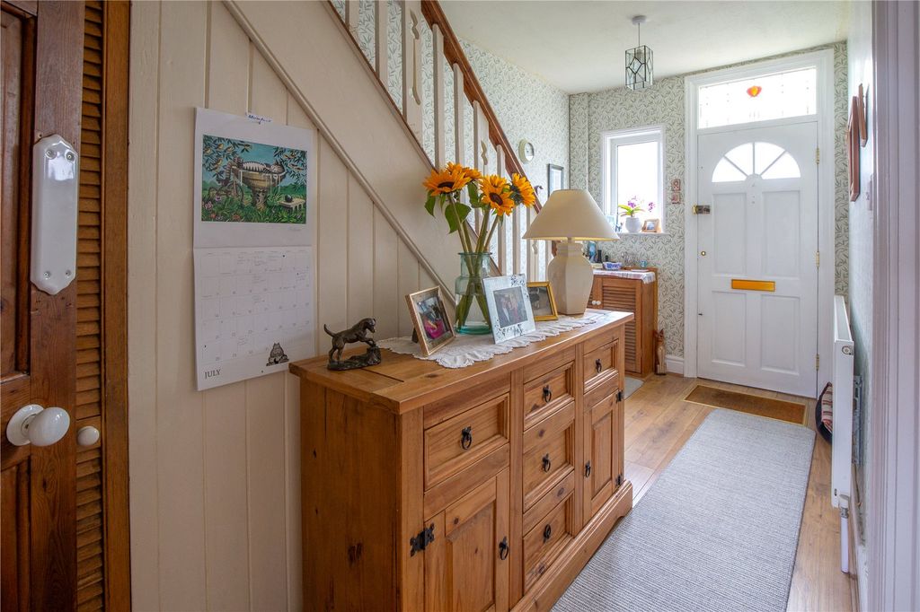 Property photo 2 of 16 Picture No. 02