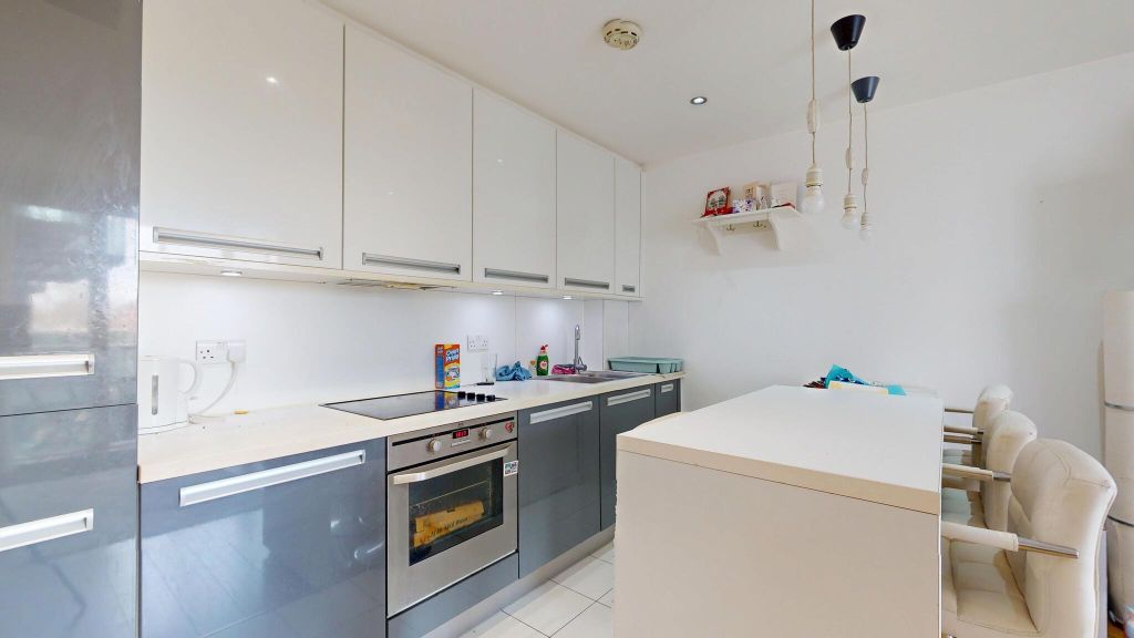 Property photo 2 of 17 Kitchen