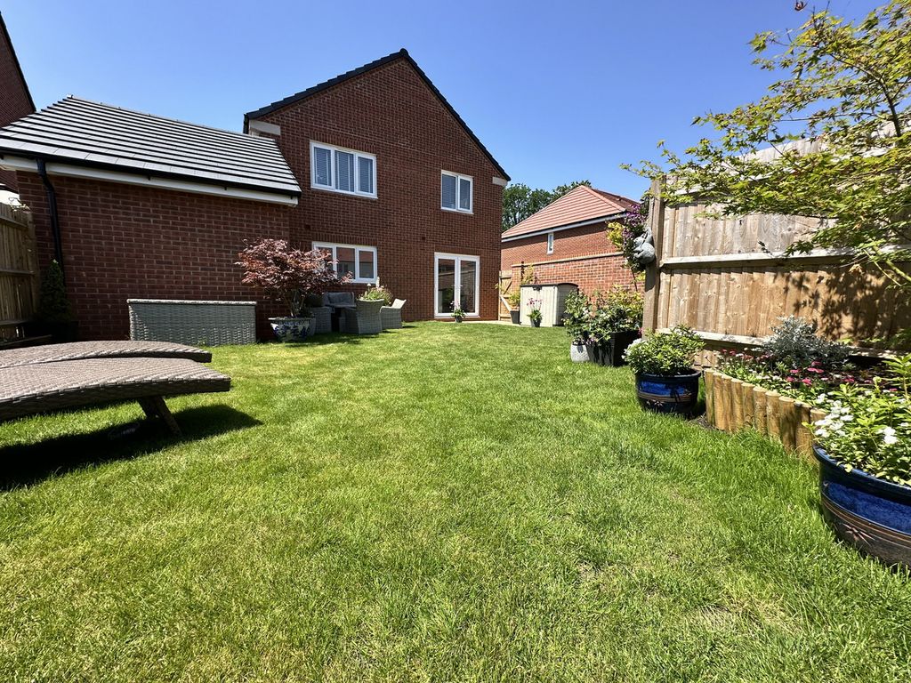 Property photo 3 of 18