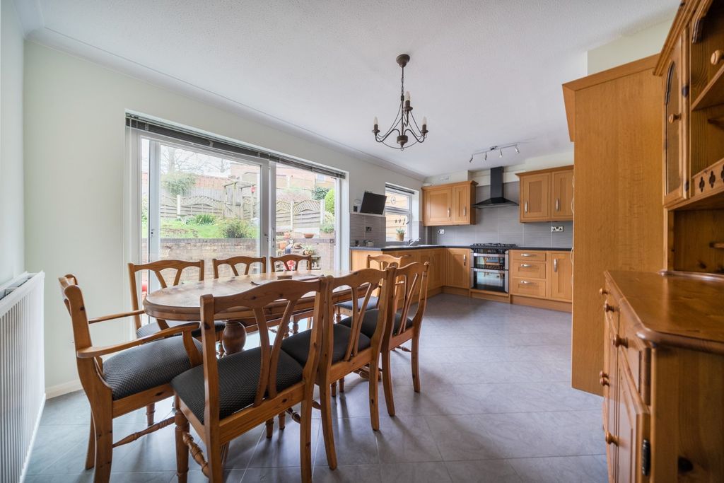 Property photo 3 of 23 Picture No. 18