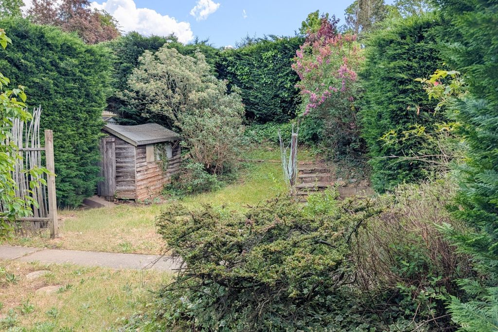 Property photo 2 of 9 Picture No. 17