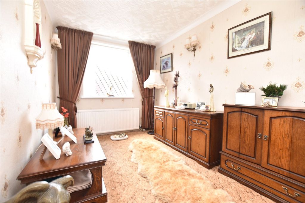 Property photo 3 of 24 Picture No. 12