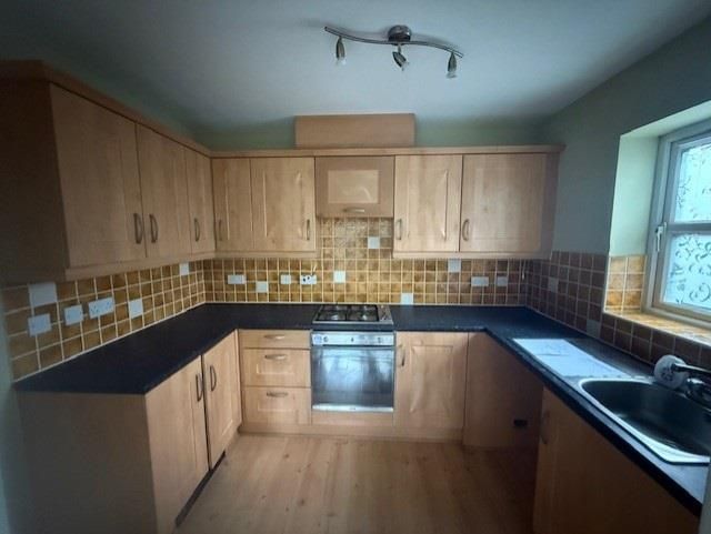 Property photo 1 of 7 Kitchen