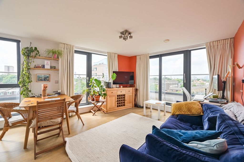 Property photo 1 of 17