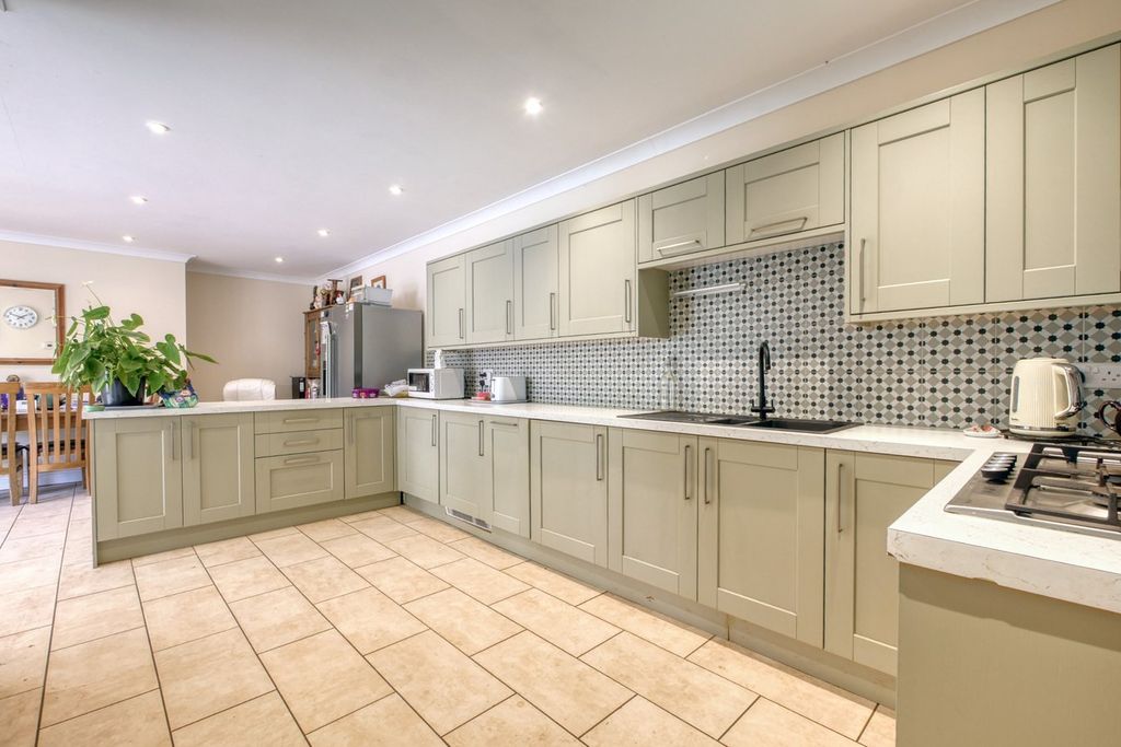 Additional image 20 of 5 bed detached bungalow for saleHempstead Lane, Hailsham BN27