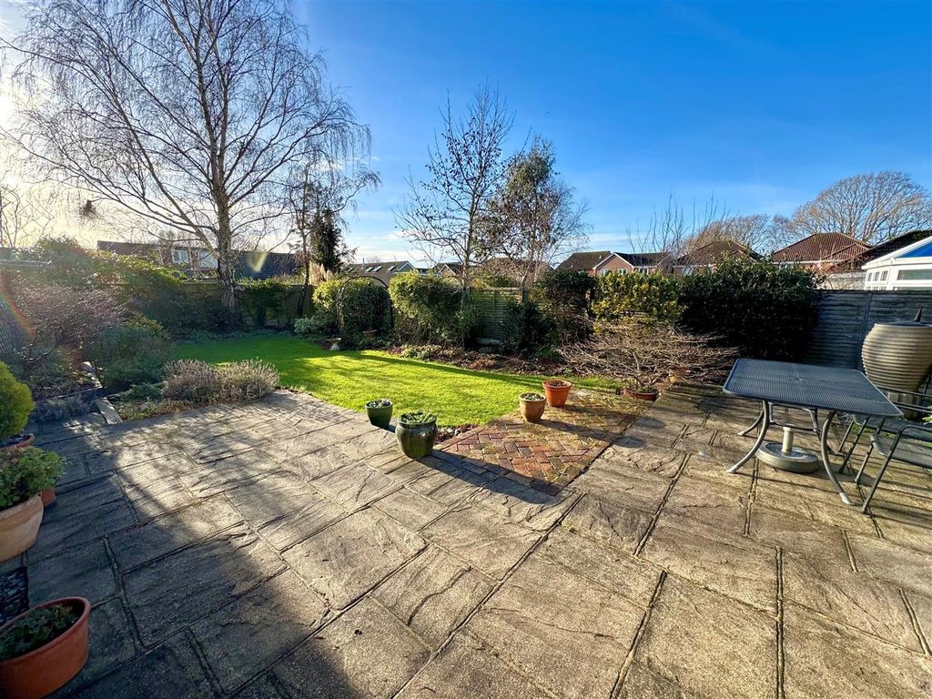 Property photo 2 of 17 Garden 2.Jpg