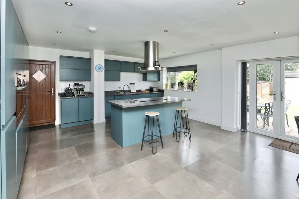 Property photo 2 of 15 Kitchen