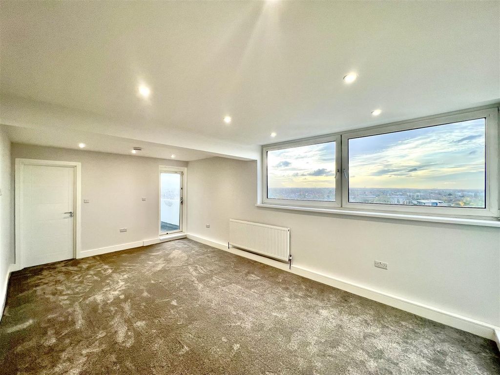 Property photo 3 of 18 Reception Room