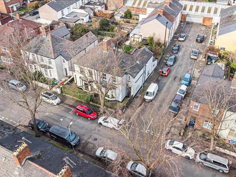 Property photo 3 of 20