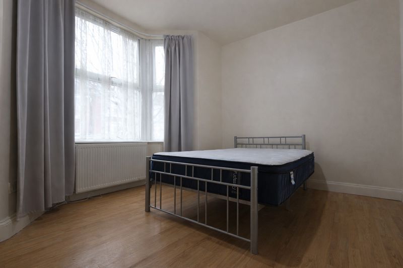 Property photo 1 of 15 Photo 12