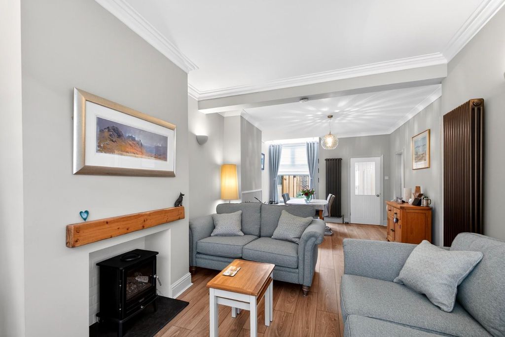 Property photo 3 of 15 32Albanyroad-9.Jpg