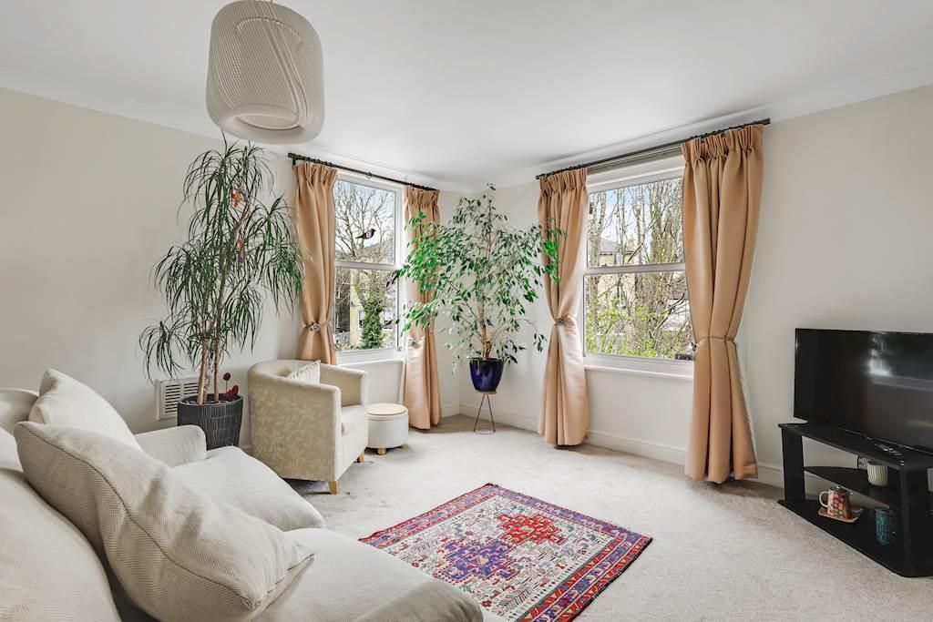 Property photo 1 of 15 02-251Bjhpropwpen - Flat 8, 50 Melton House - 16-S