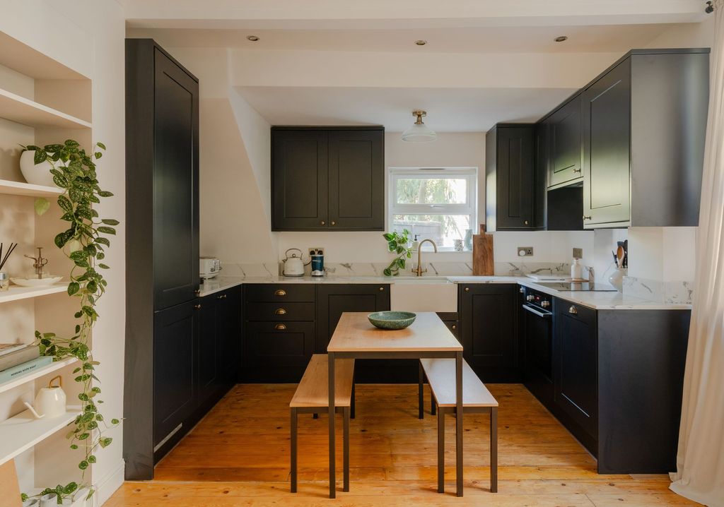 Property photo 2 of 32