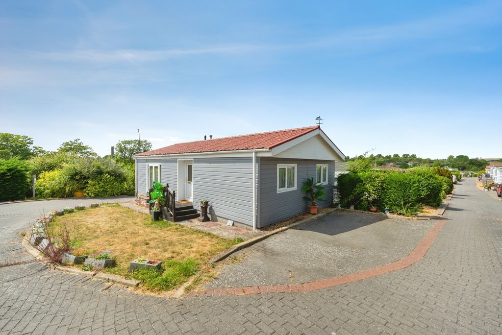 Property photo 1 of 17 Pbox-Img.Jpg