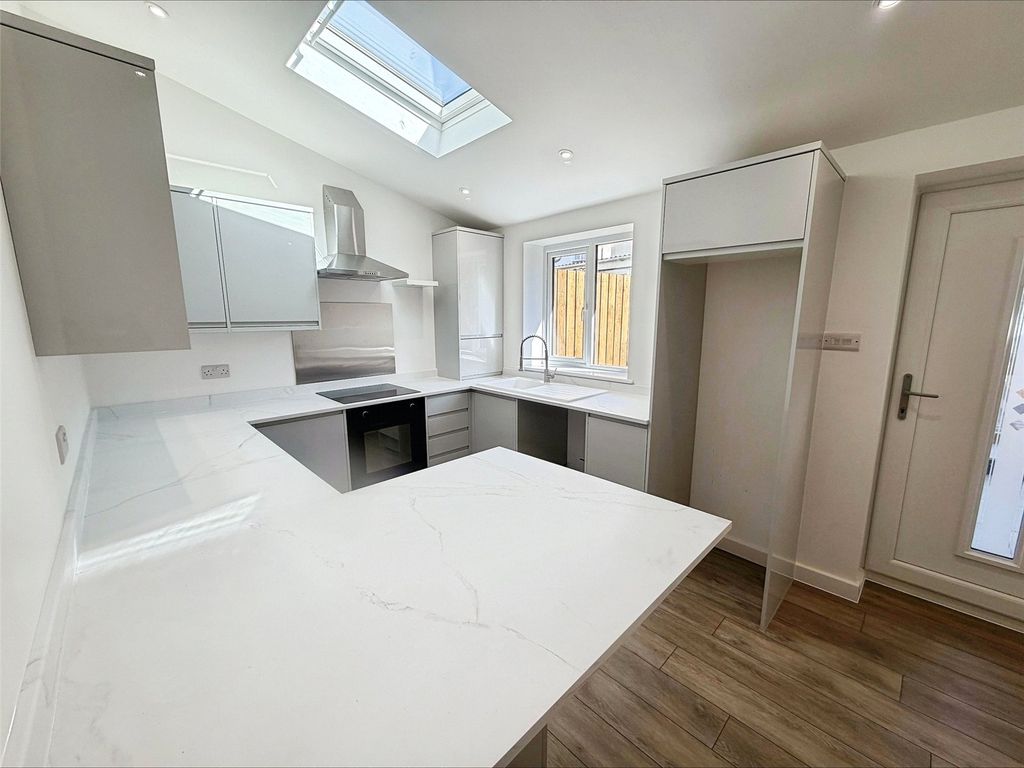 Property photo 2 of 10 Kitchen