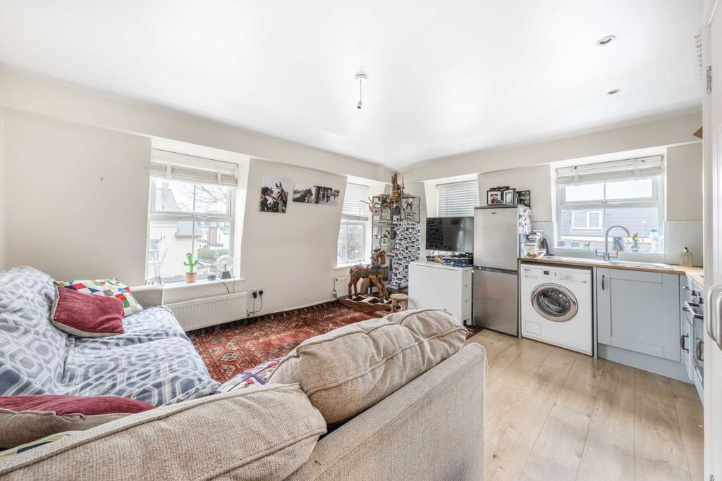 Property photo 2 of 5