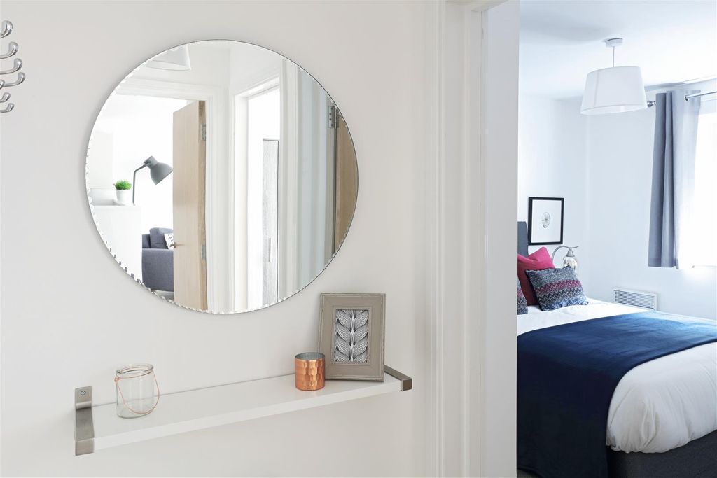 Property photo 3 of 6 Hallway