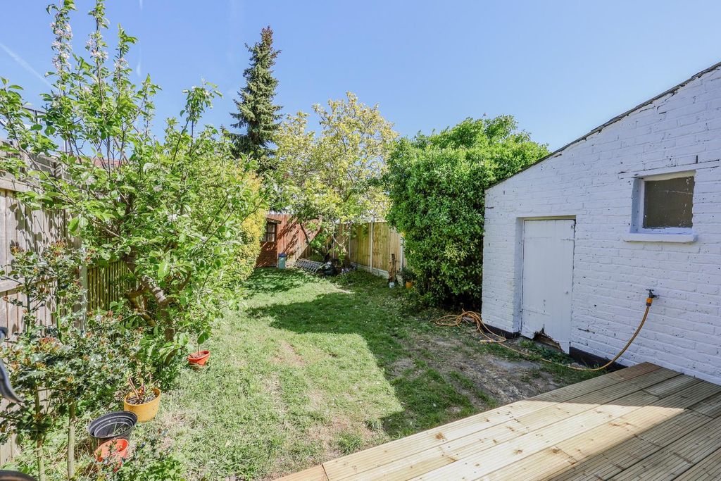 Property photo 2 of 22