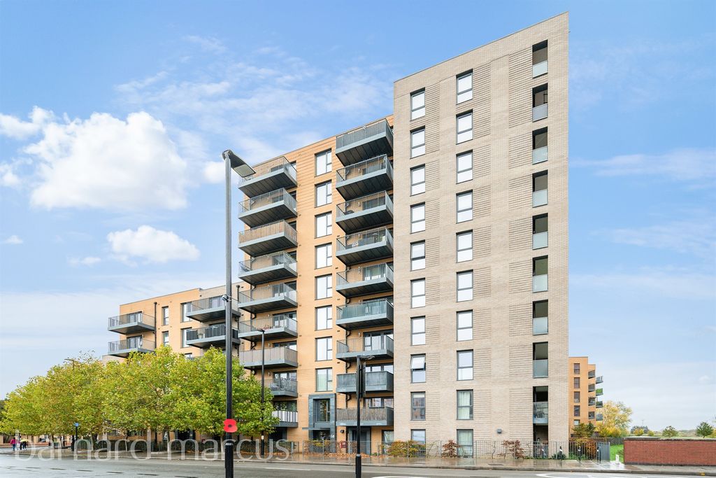 Property photo 1 of 12