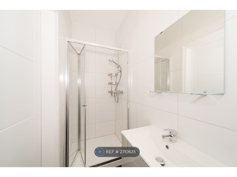 Property photo 2 of 2 Luxury Ensuite