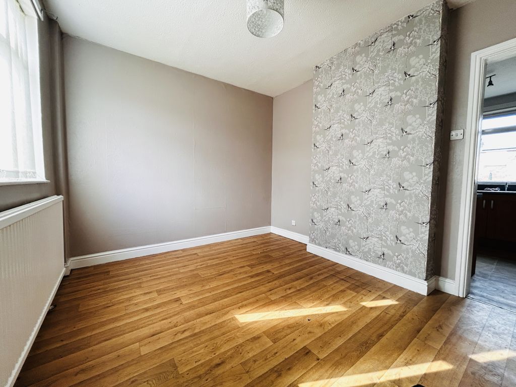 Property photo 3 of 16 Img_3333