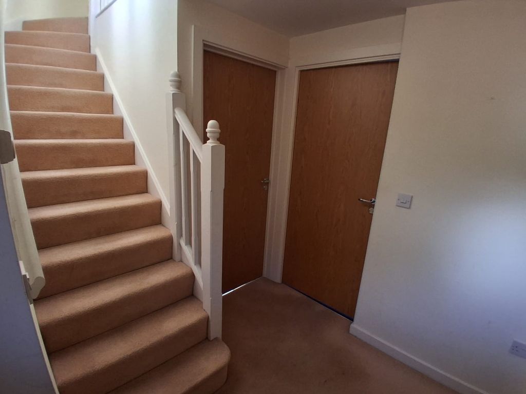 Property photo 2 of 12 Entrance Hall