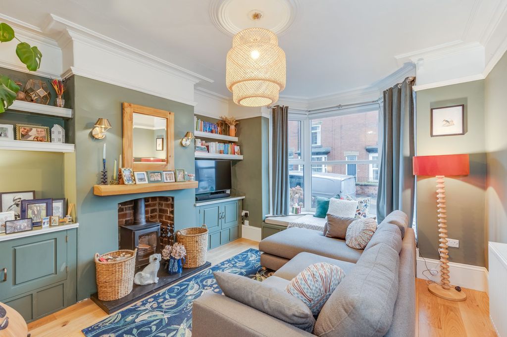 Property photo 2 of 23