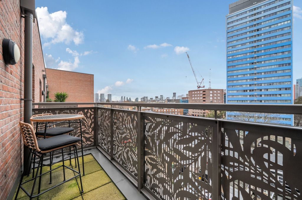 Property photo 2 of 8