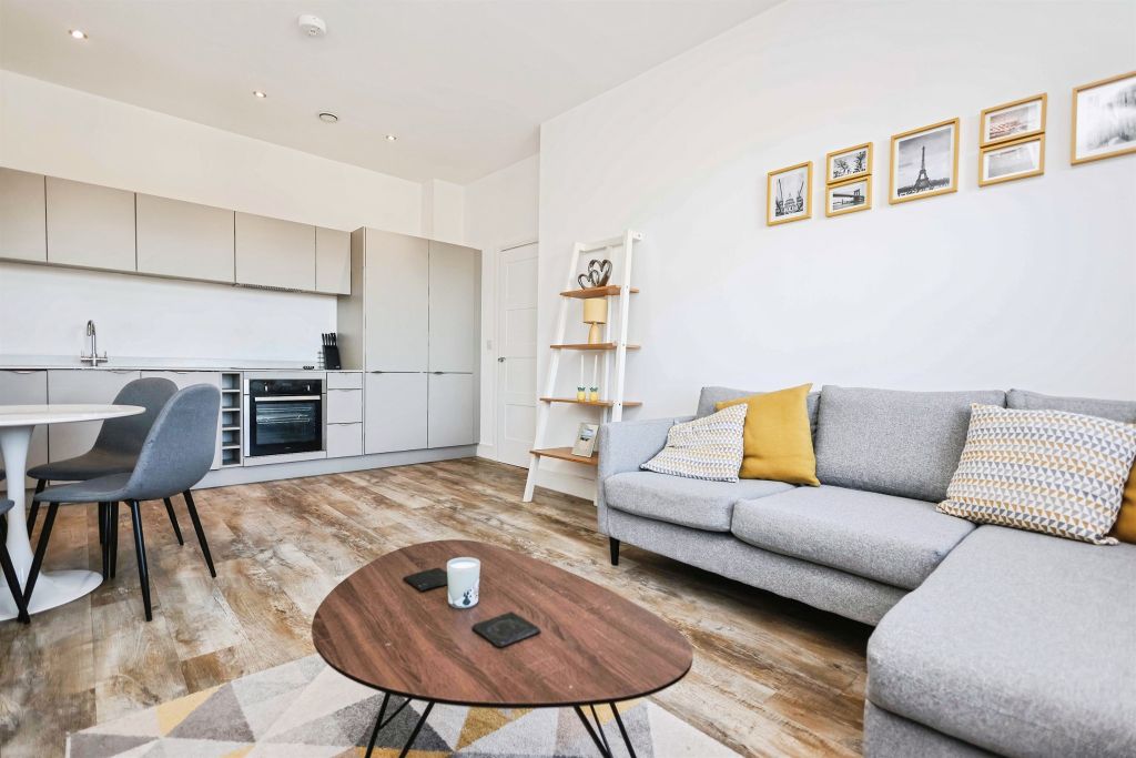 Property photo 3 of 10