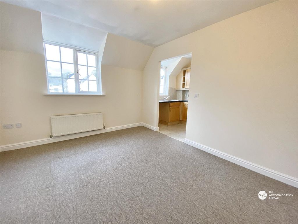 Property photo 2 of 12 Lounge/Kitchen