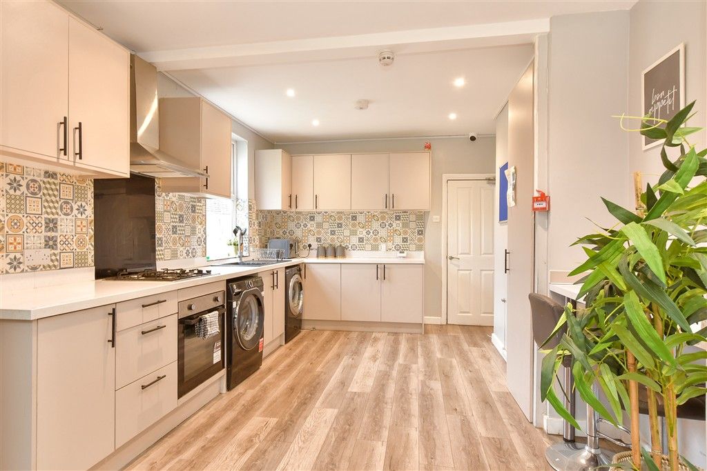 Property photo 2 of 14 Kitchen