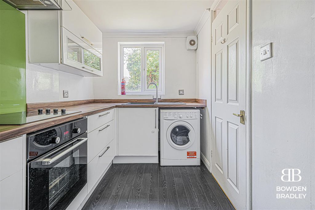 Property photo 2 of 12 Kitchen